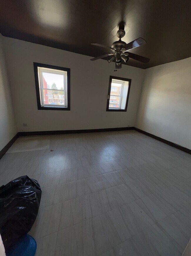 Foto del edificio - 4835 N Broad St