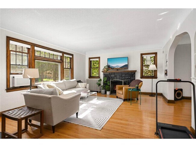 Foto del edificio - 4304 Beard Ave S