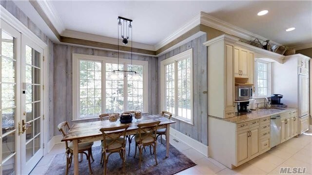 Foto del edificio - 52 Edge of Woods Rd