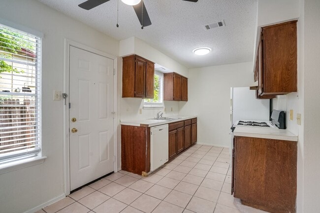 Foto del edificio - 10310 Little Pebble Dr