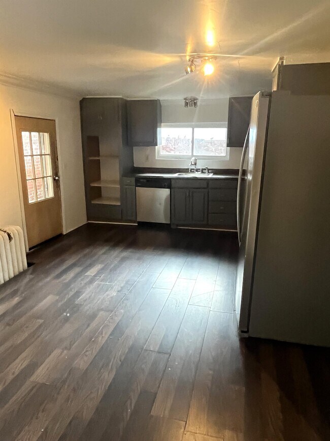 Building Photo - 125 S 22nd St