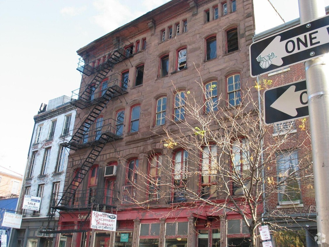 Foto del edificio - 135 N 3rd St