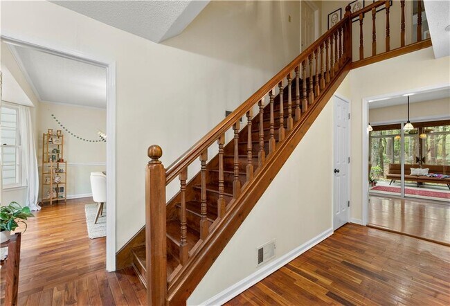 Foto del edificio - 170 Arrowood Ln