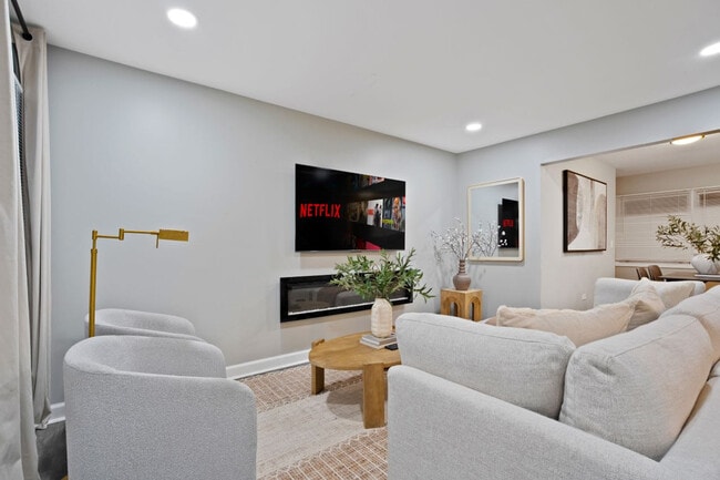 Building Photo - 508 S Warrington Rd