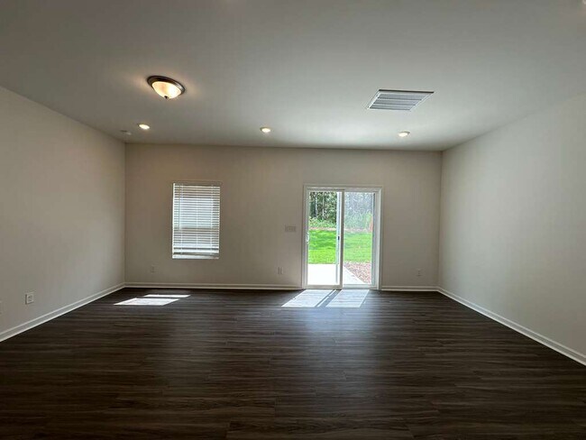 Foto del edificio - 3512 Nimbell Rd