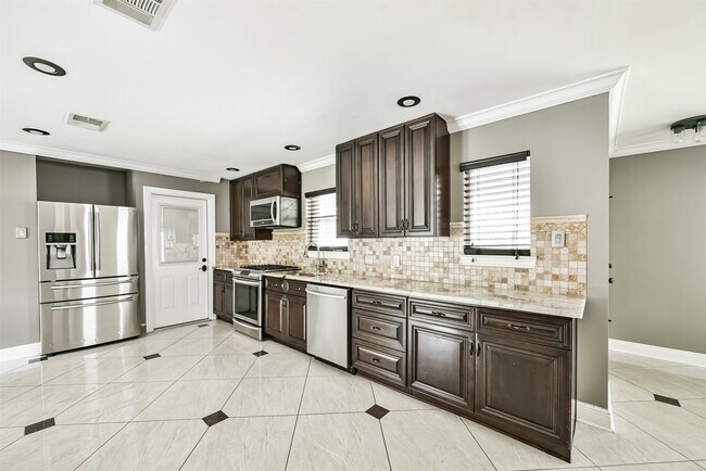 Building Photo - 6833 Concho St