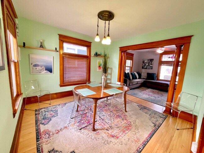 Foto del edificio - 1391 Thomas Ave W