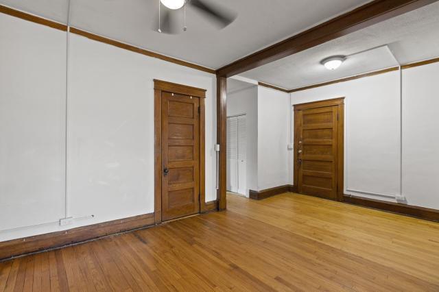 Building Photo - 2 bedroom in Elmhurst IL 60126
