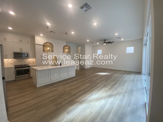 Building Photo - 269 E Hackberry Pl