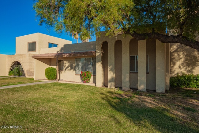 Foto del edificio - 2128 E Villa Ct