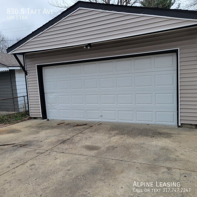 Foto del edificio - West Indy 4BR House w/FOUR-Car Garage!