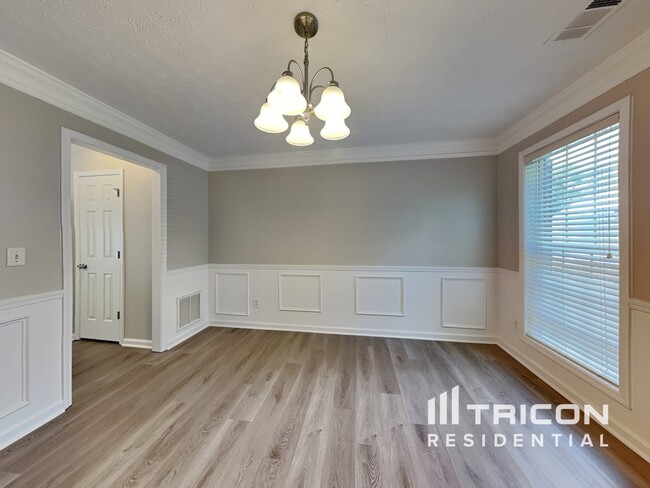 Building Photo - 3792 Fryeburg Pl