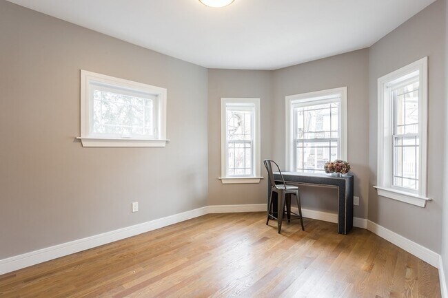 Building Photo - 35 Champney St