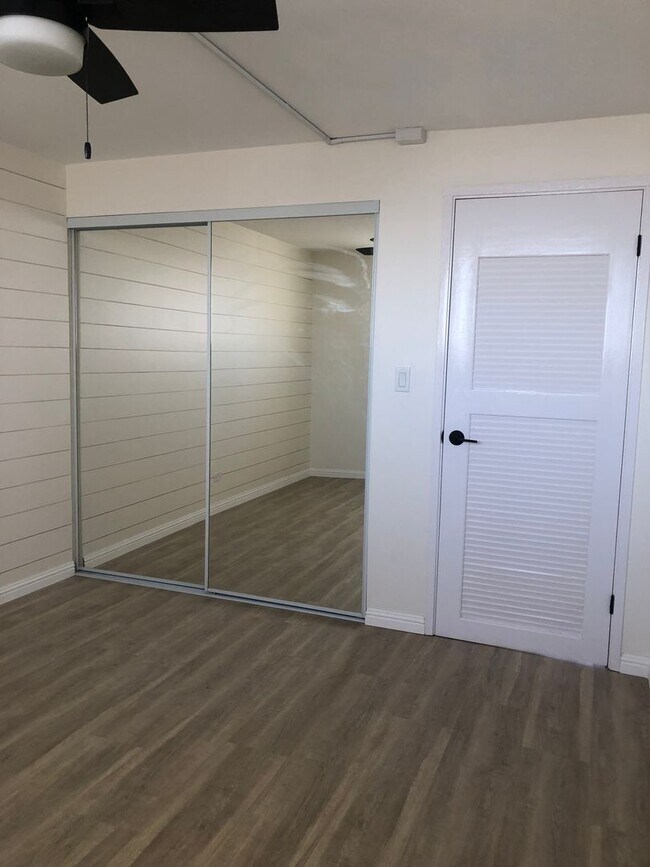 Building Photo - Completely Renovated 1 Bedroom in Waikiki