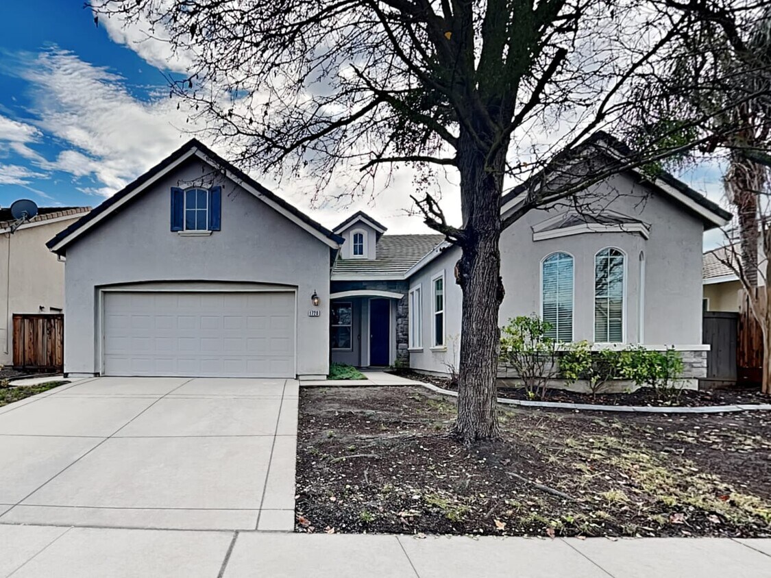 Primary Photo - 1720 Charm Way
