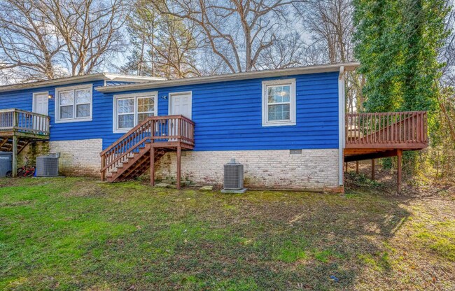 Building Photo - 308 N Fairview Ave