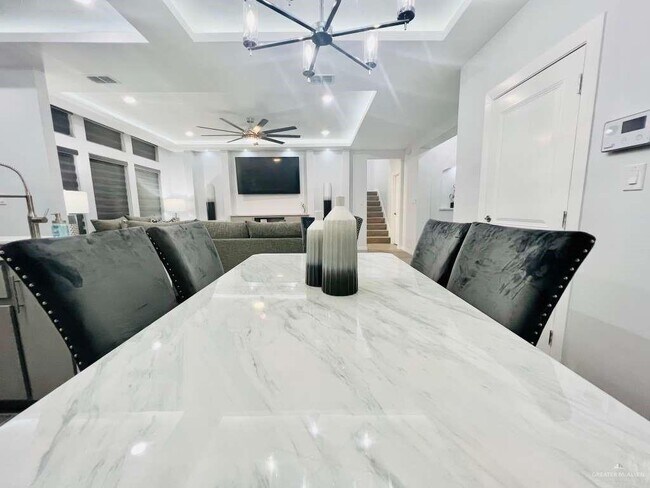 Foto del edificio - 27 Fir Ave