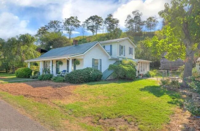 A 10 minutos del campus de VT - 5163 Whitethorne Rd