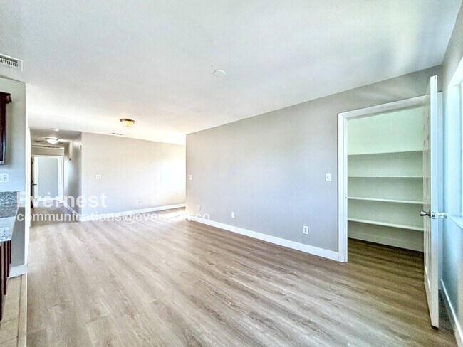 Foto del edificio - 1334 E 43rd St
