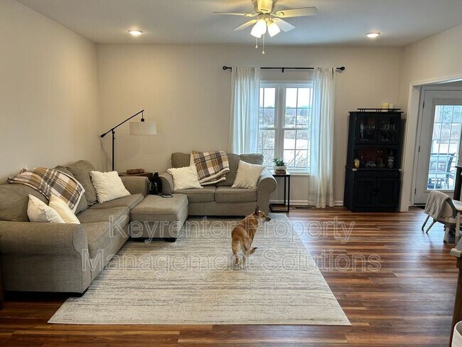 Foto del edificio - 301 Purdue St