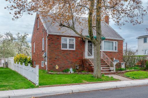 Primary Photo - 27 Grove St