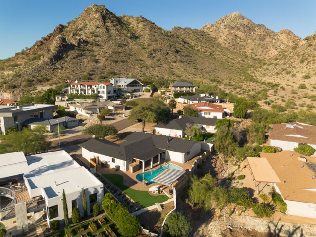 Building Photo - 2439 E Lincoln Cir