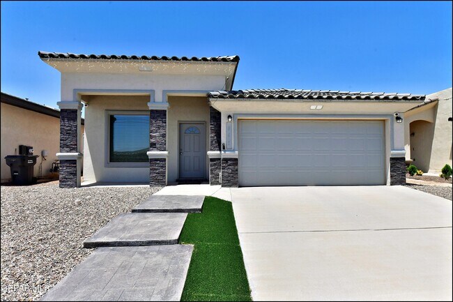 Building Photo - 963 Aircoupe Way