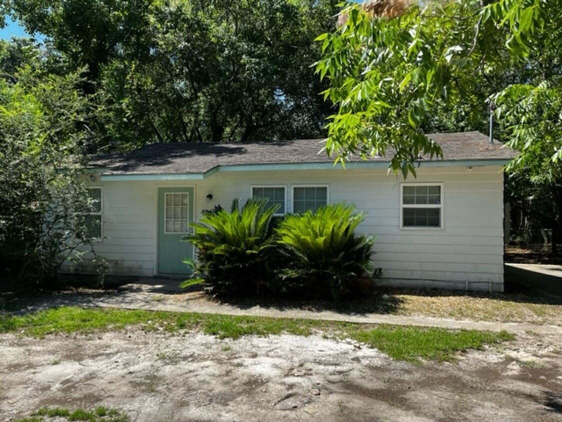 Foto principal - 2bed/1bath house!
