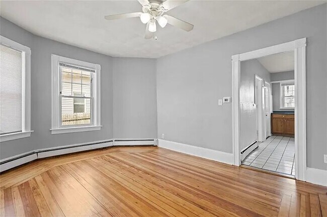 Foto del edificio - 16 Maplehurst Ave