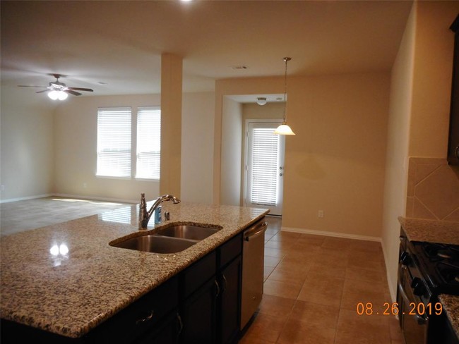 Foto del edificio - 8114 Summer Lake Pass Ln