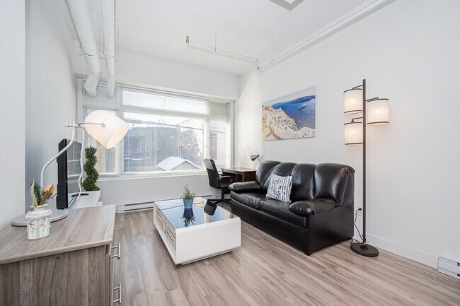 Photo du bâtiment - 6552 Av. De Chateaubriand