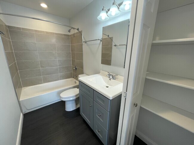 Foto del edificio - 4149 N Kimball Ave