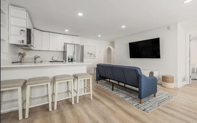 Foto del edificio - 118 N Lake Ave