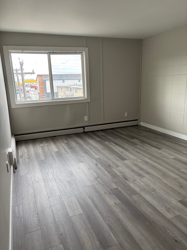 Building Photo - 3511-3118 118 Ave NW