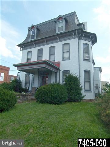 Primary Photo - 370 E Main St