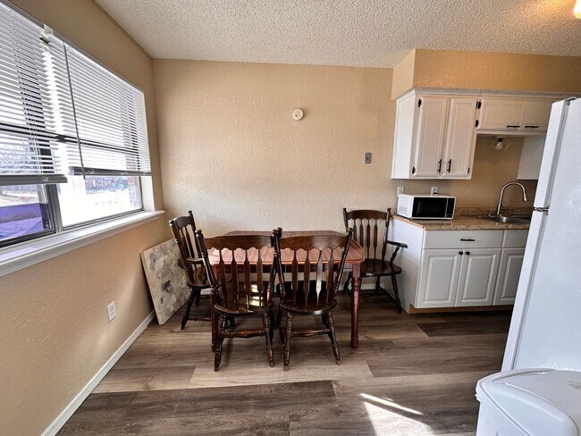 Building Photo - 109 SE 42nd St