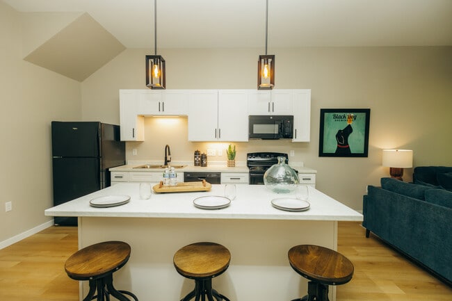 Building Photo - Rolling Meadows Apartments