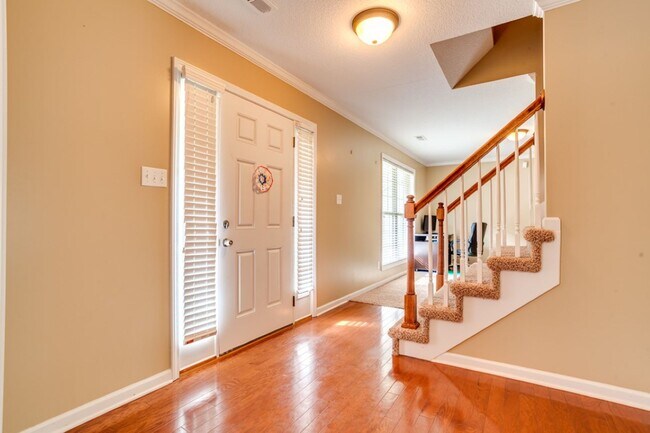 Foto del edificio - LOCATED IN HARDIN VALLEY