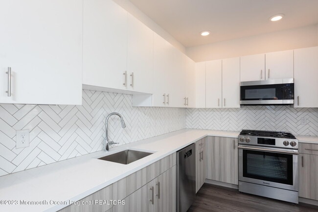 Building Photo - 24 Mechanic St