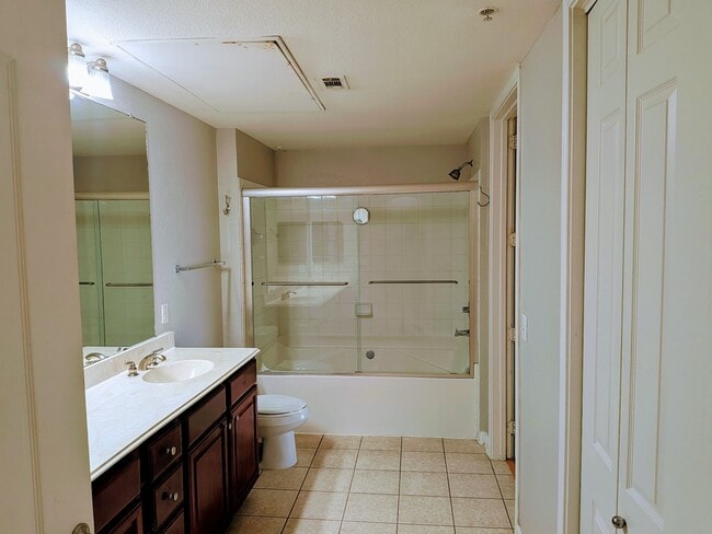 Building Photo - 7575 Kirby Dr