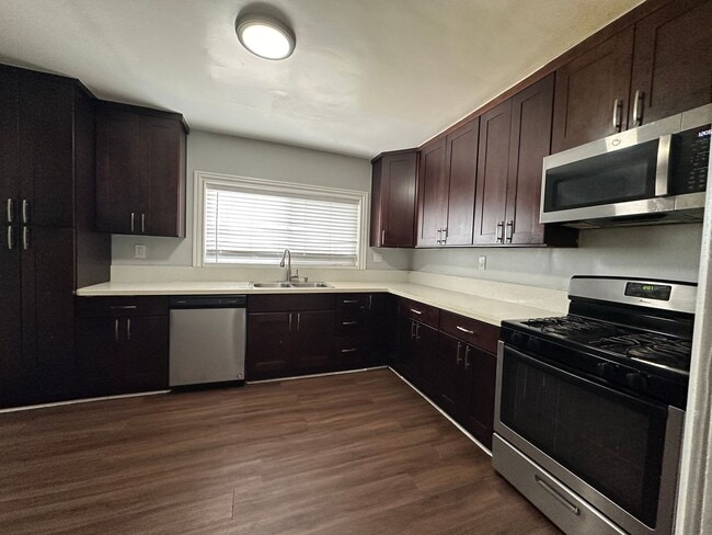 Building Photo - 1162 St Andrews Pl