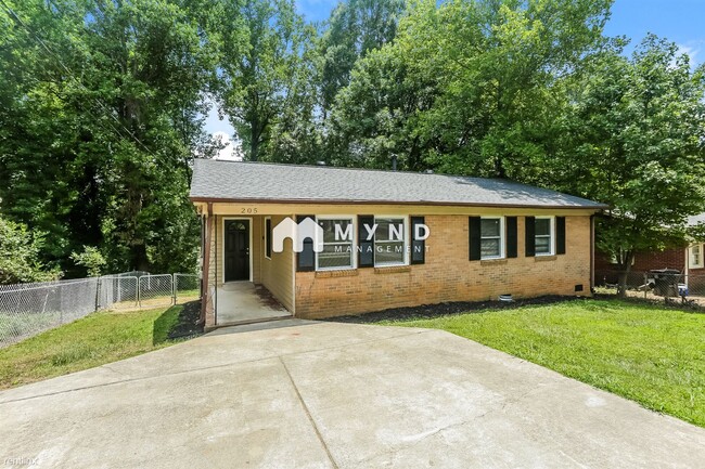 Building Photo - 3 br, 1 bath House - 205 Nila Dawn Ave