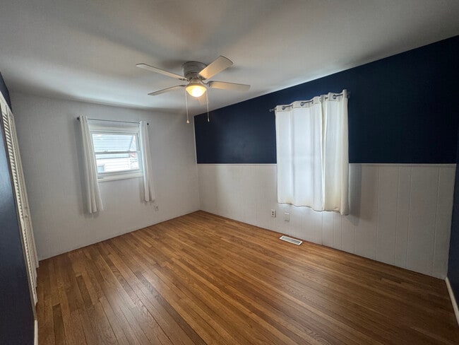 Building Photo - 2698 Shrewsbury Rd