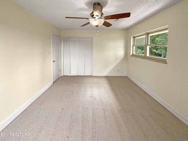 Building Photo - 5802 Tazewell Pike