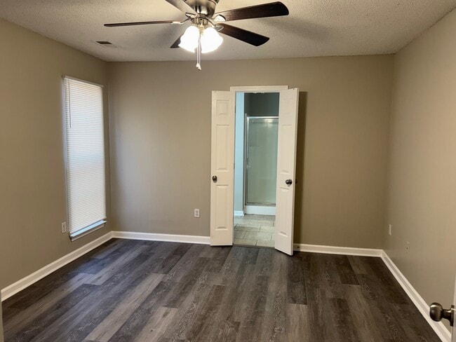 Foto del edificio - 769 Burton Ln