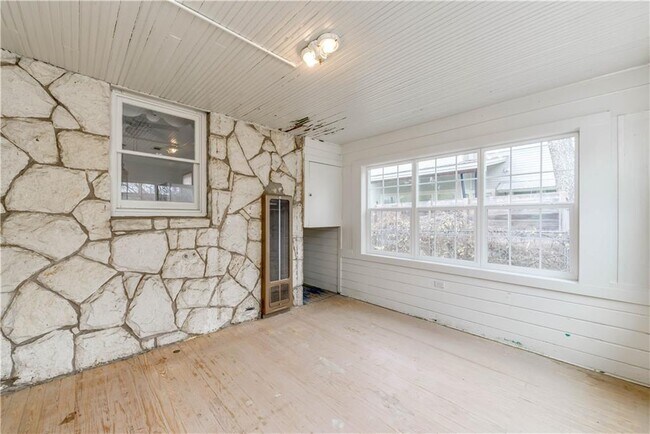 Foto del edificio - 4405 Caswell Ave