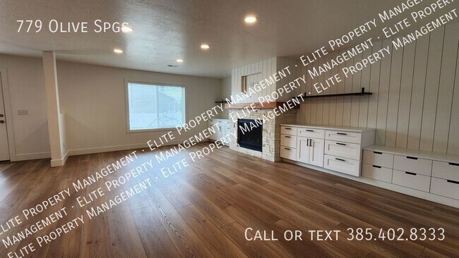 Foto del edificio - Updated beautiful 4 bedroom home