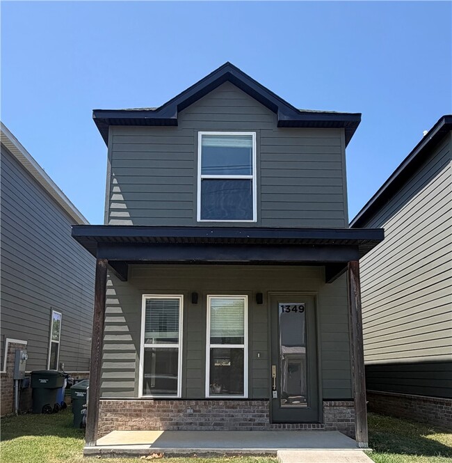 Building Photo - 1349 S Duncan Ave