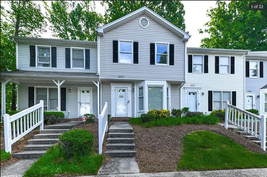 Foto principal - 4377 Baylor St