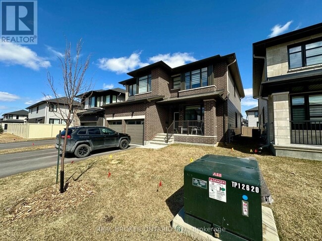 Building Photo - 646 Gendarme Cir